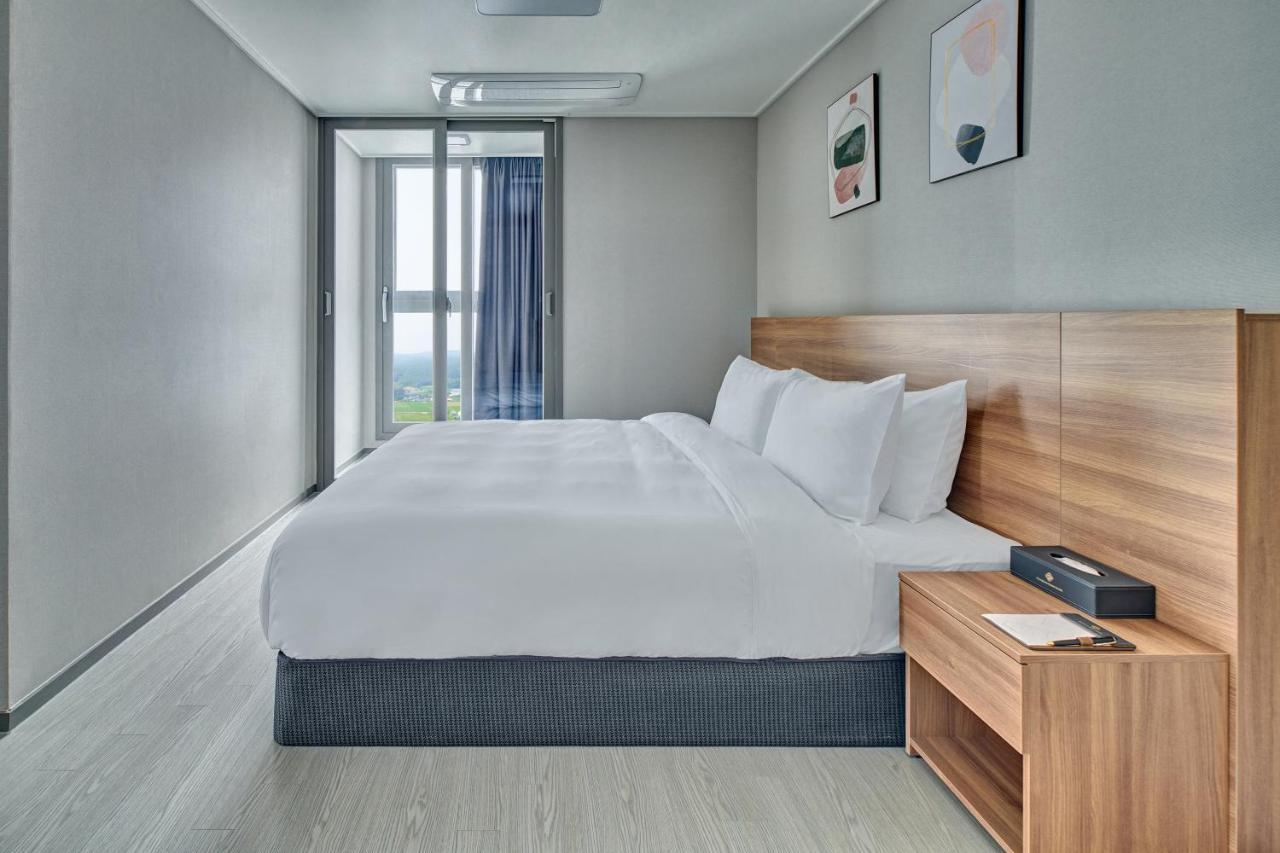 Gangneung Chonpines Ocean Suites Hotel Екстериор снимка
