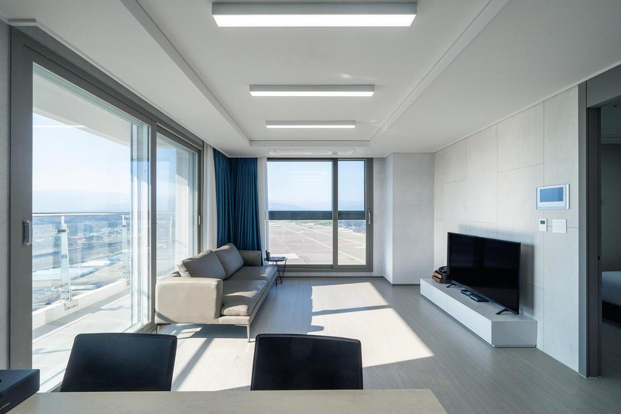 Gangneung Chonpines Ocean Suites Hotel Екстериор снимка