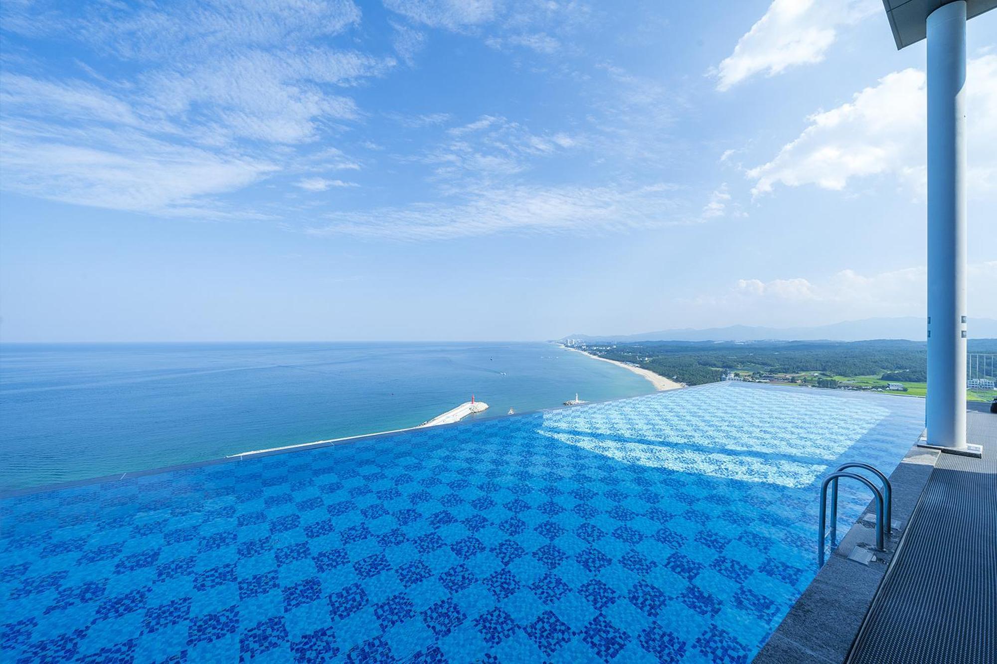 Gangneung Chonpines Ocean Suites Hotel Екстериор снимка