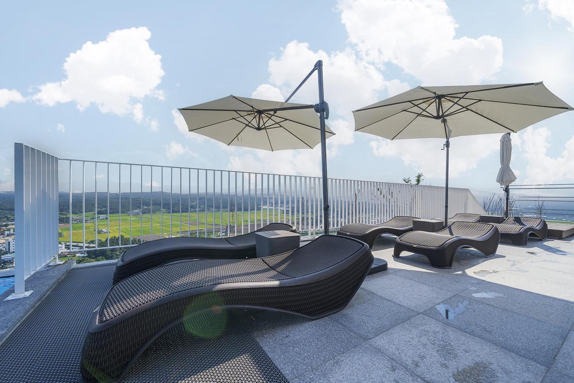 Gangneung Chonpines Ocean Suites Hotel Екстериор снимка