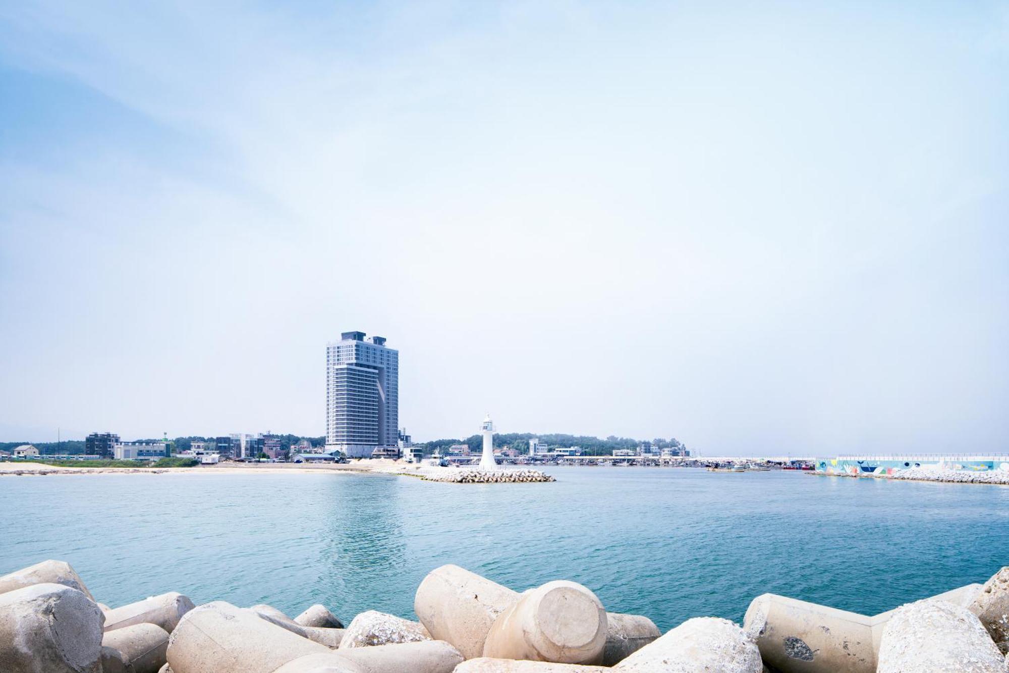 Gangneung Chonpines Ocean Suites Hotel Екстериор снимка