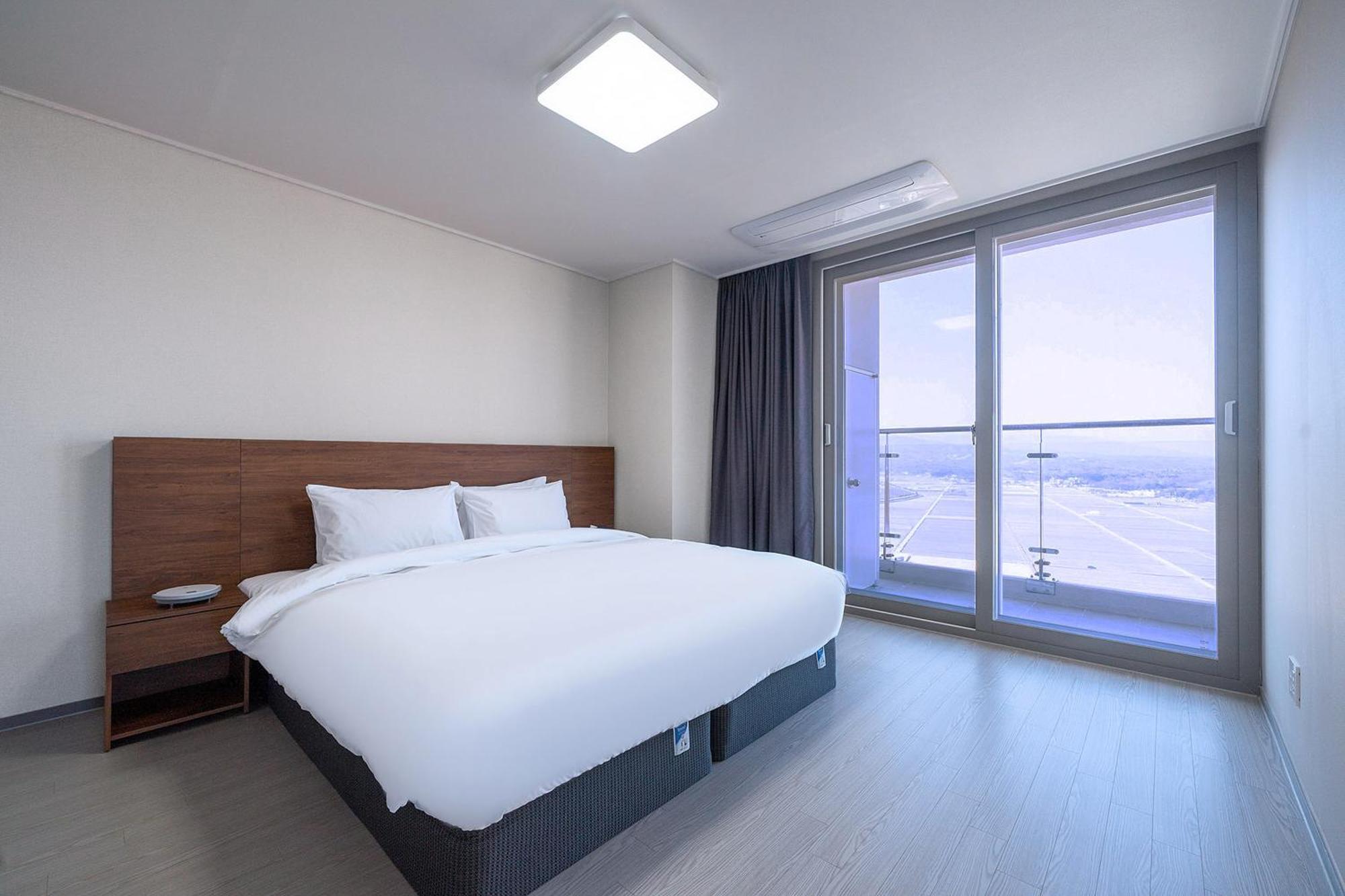 Gangneung Chonpines Ocean Suites Hotel Екстериор снимка